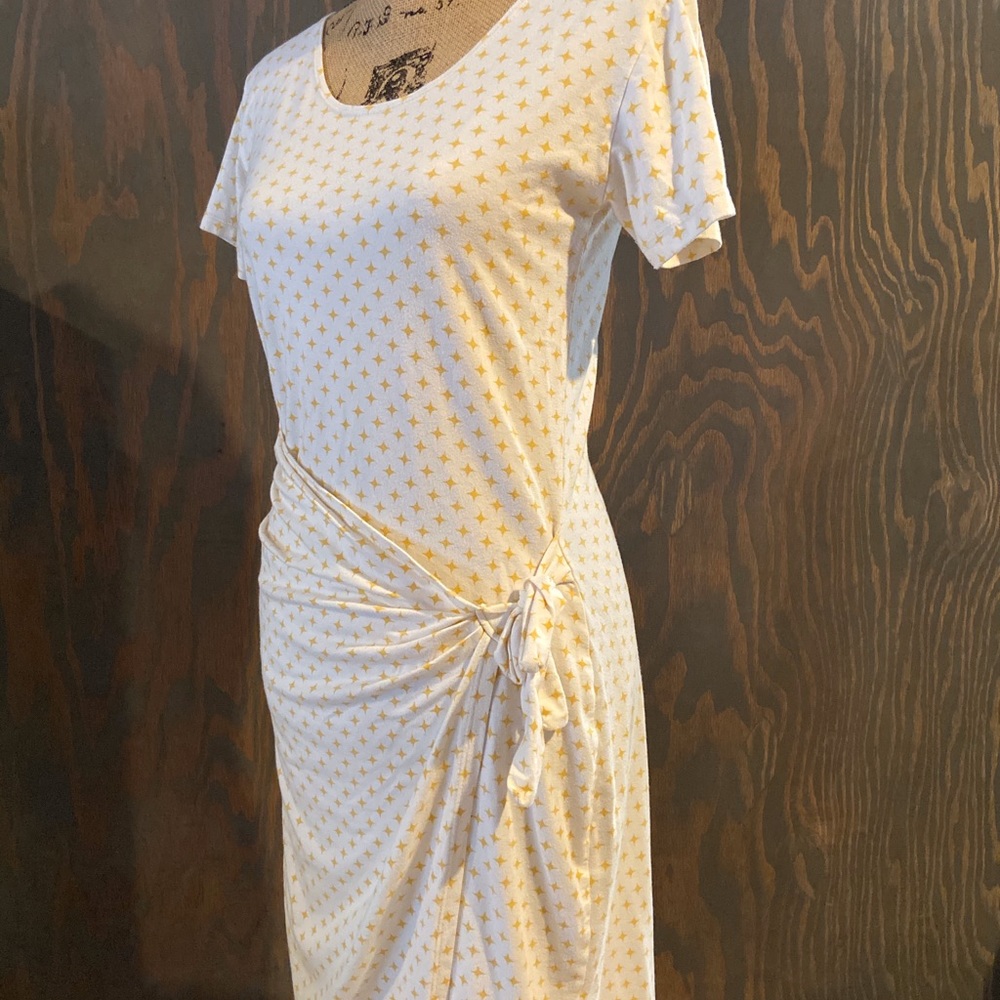JunieBlake star pattern wrap style modest dress
